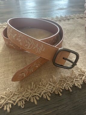 BKE Embroidered Foliage belt